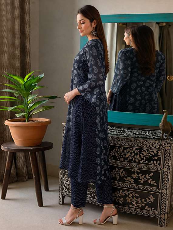 women printed long sleeves kurta and pant set  - 22579009 -  Standard Image - 2
