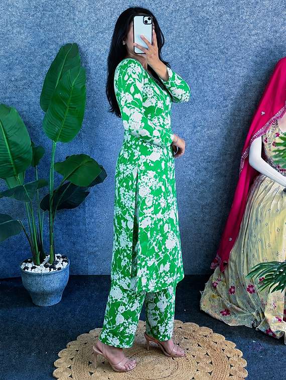 women printed long sleeves kurta pant set - 22579012 -  Standard Image - 2