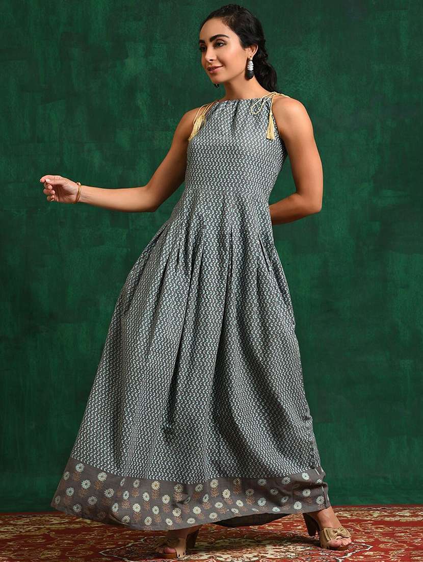 Women Printed Sleeveless Fit And Flare Dress - 22579102 -  Standard Image - 2