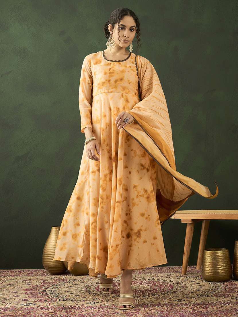 women printed three quarter sleeves kurta dupatta set
