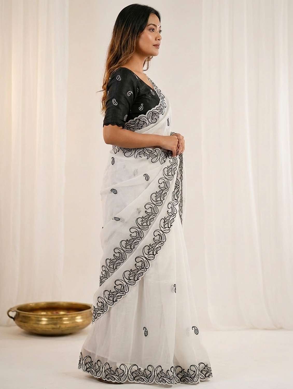women solid with work embroidered saree with blouse - 22579303 -  Standard Image - 2