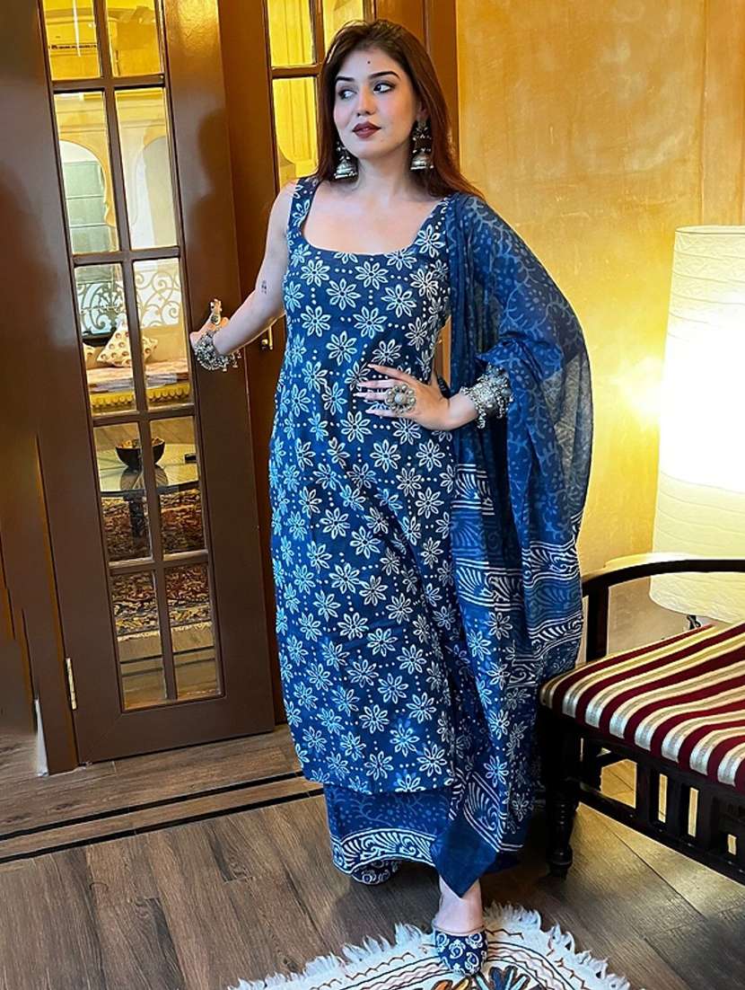 women printed sleeveless kurta palazzo set with dupatta - 22579617 -  Standard Image - 2