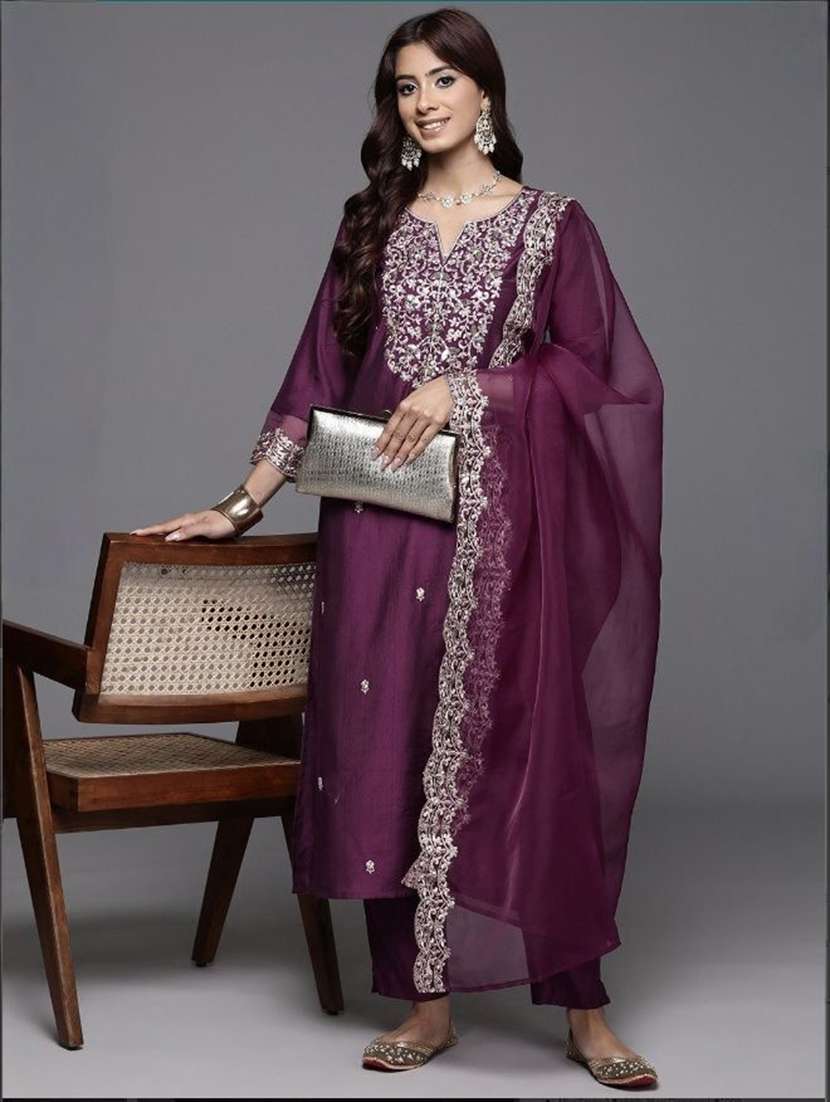 women embroidered three quarter sleeves kurta pant set with dupatta