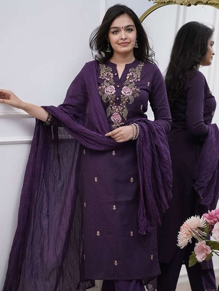 women embroidered three quarter sleeves kurta pant set with dupatta