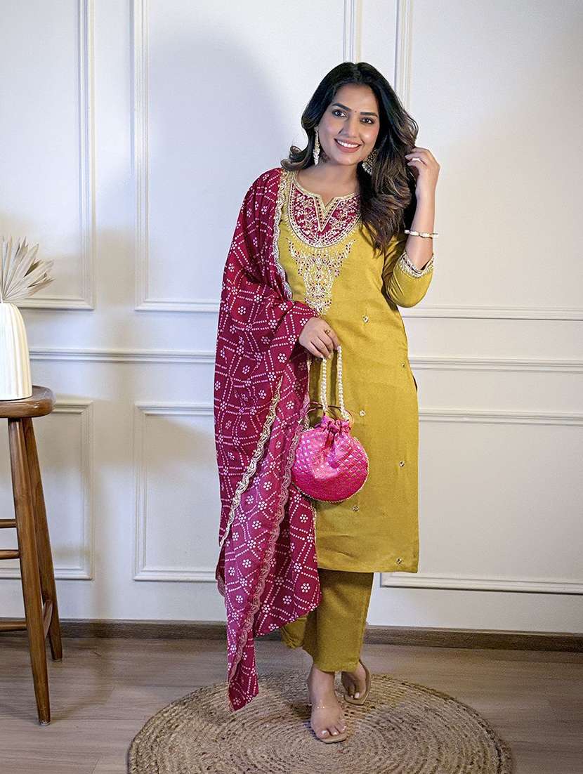 Women Embroidered Three Quarter Sleeves Kurta Pant Set With Dupatta - 22579690 -  Standard Image - 2
