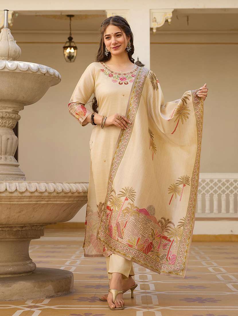 women embroidered three quarter sleeves kurta pant set with dupatta
