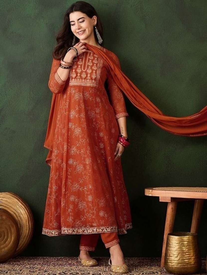 women printed three quarter sleeves kurta pant set with dupatta