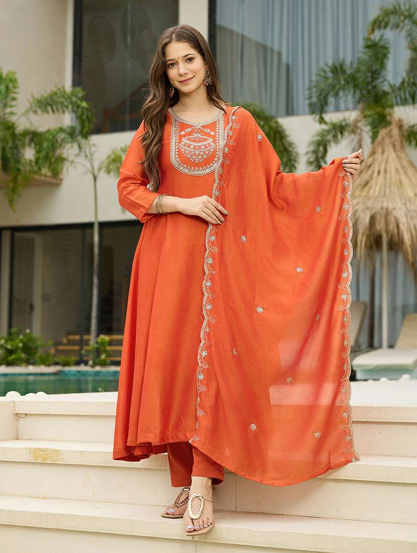 women embroidered three quarter sleeves kurta pant set with dupatta