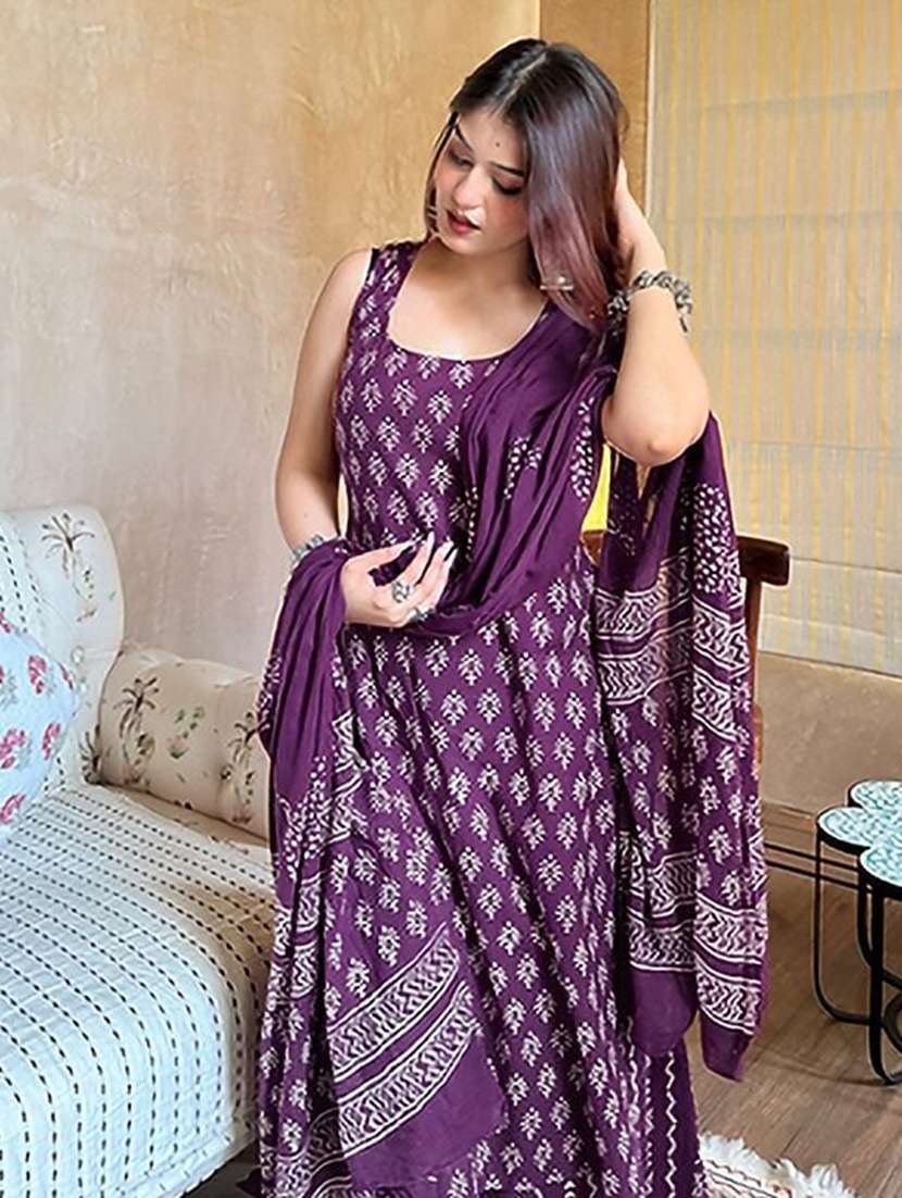 women printed sleeveless kurta palazzo set with dupatta - 22579740 -  Standard Image - 2