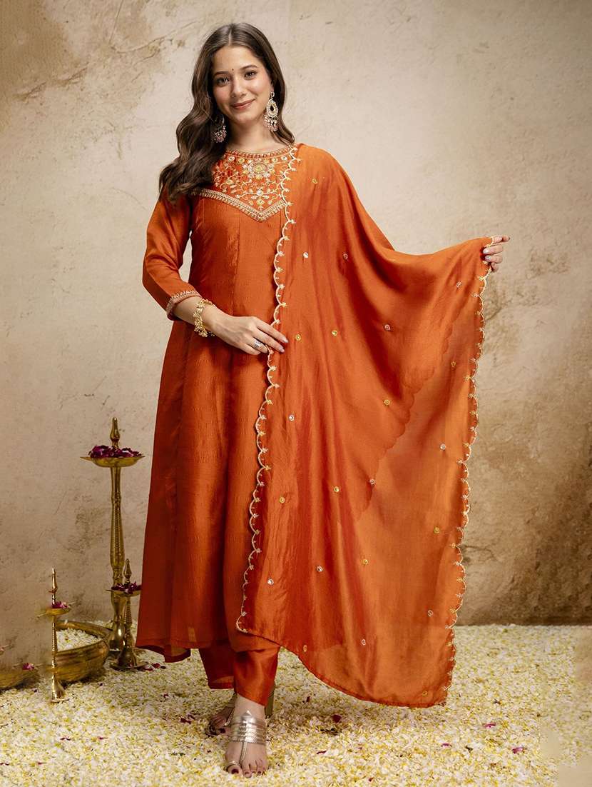 women embroidered three quarter sleeves kurta pant set with dupatta