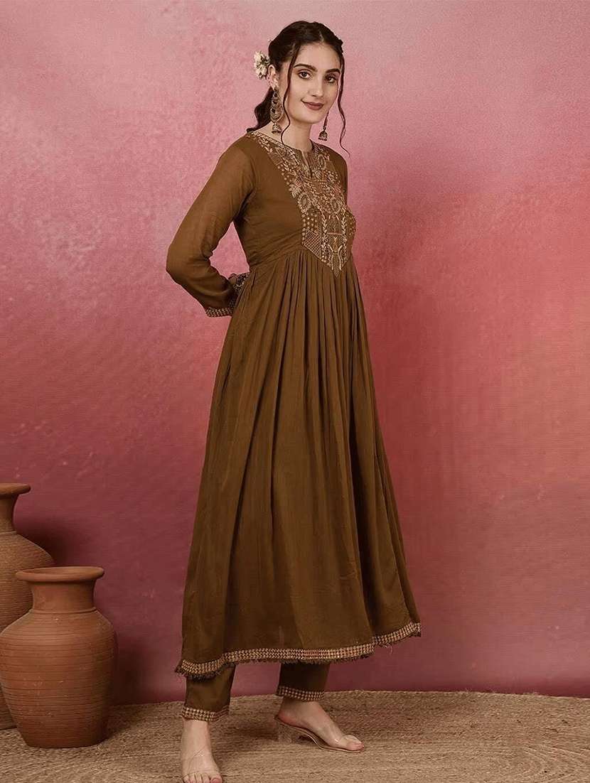 women embroidered long sleeves kurta pant set with dupatta - 22579807 -  Standard Image - 2