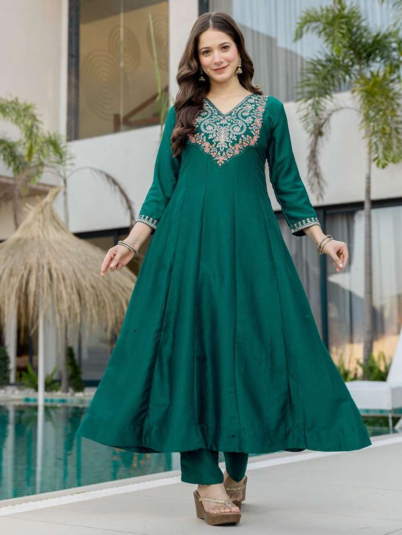 Women Embroidered Three Quarter Sleeves Kurta Pant Set With Dupatta - 22579811 -  Standard Image - 2