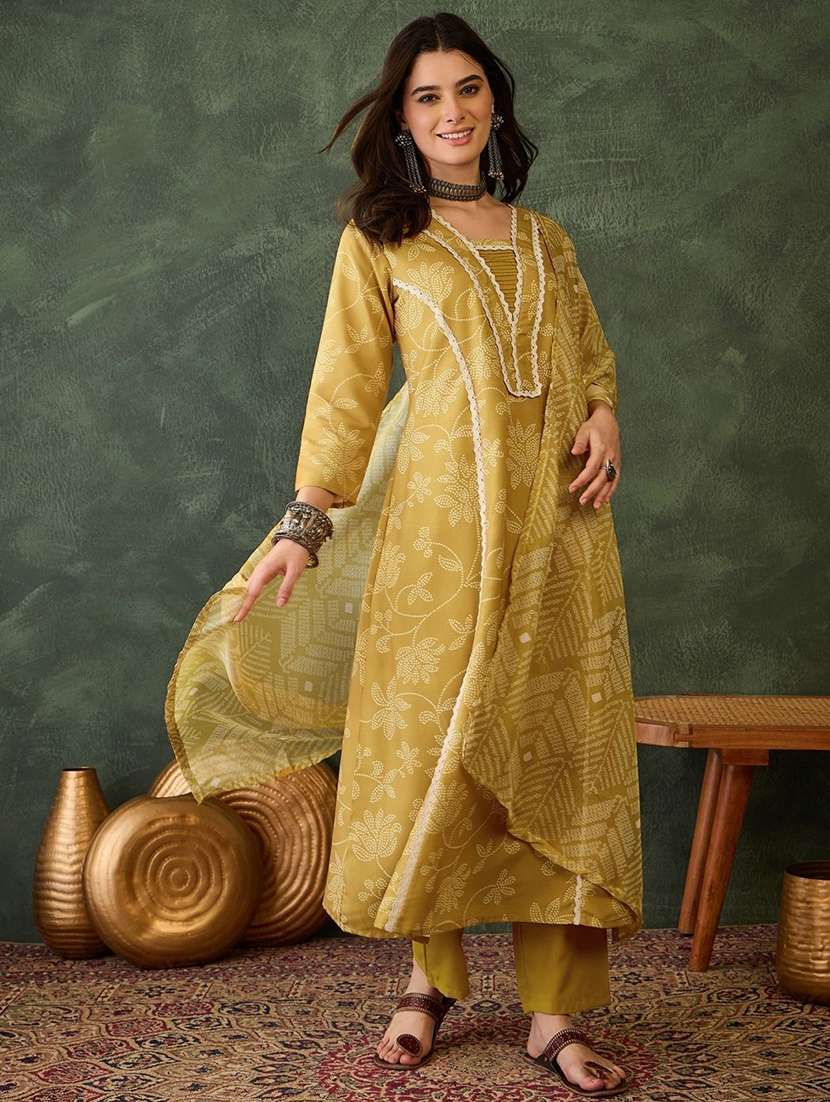 women printed three quarter sleeves kurta pant set with dupatta