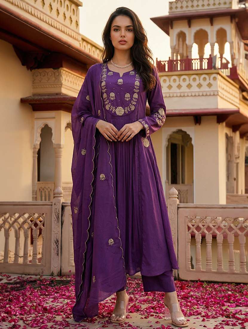 women embroidered long sleeves kurta pant set with dupatta