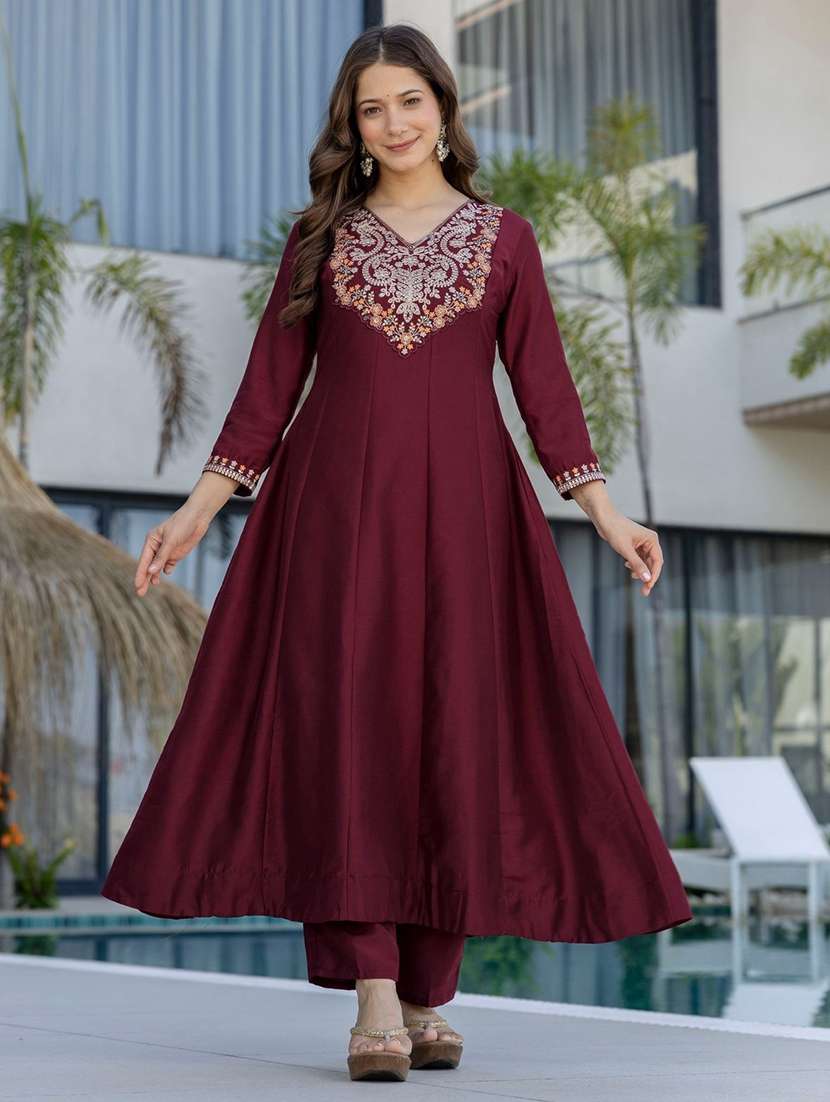 women embroidered three quarter sleeves kurta pant set with dupatta - 22579895 -  Standard Image - 2
