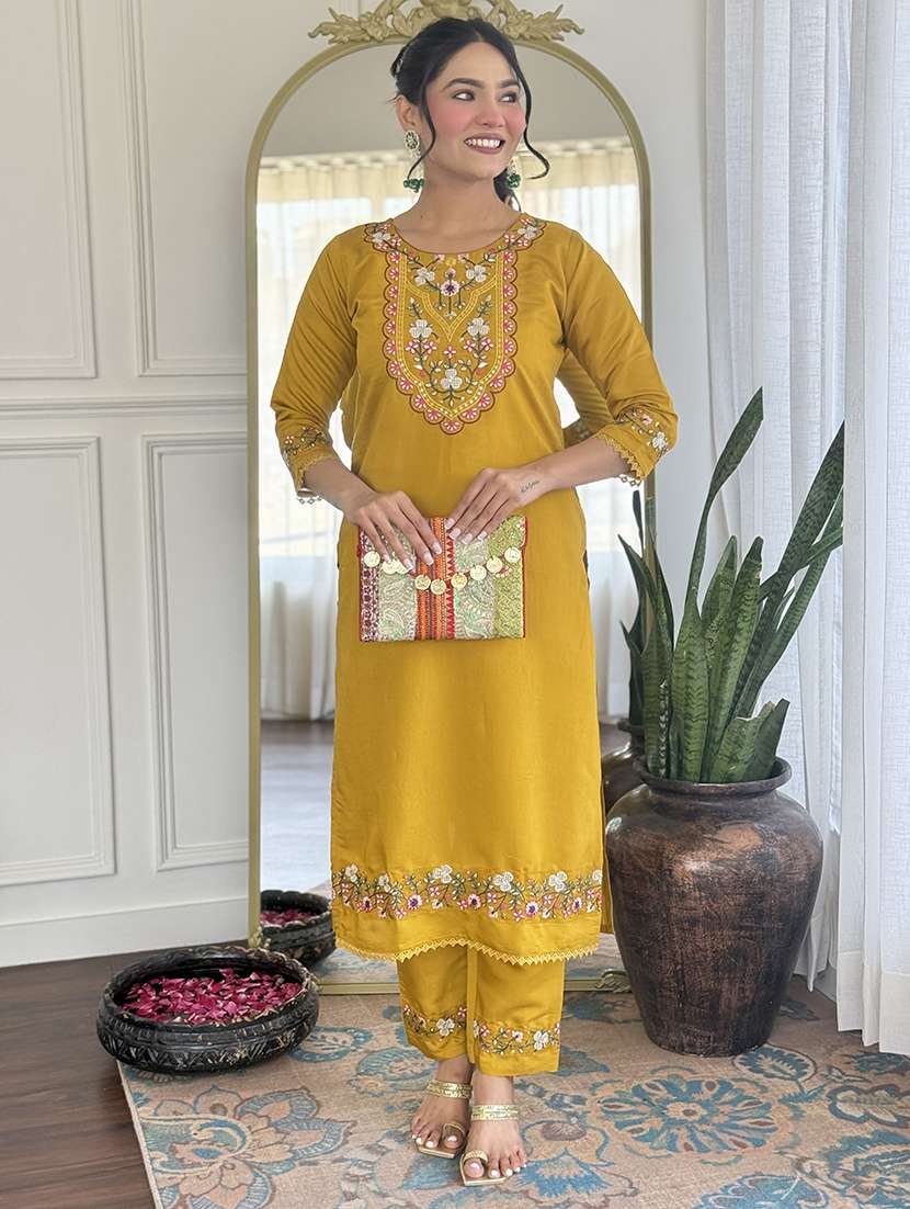 women embroidered three quarter sleeves kurta pant set with dupatta - 22579921 -  Standard Image - 2