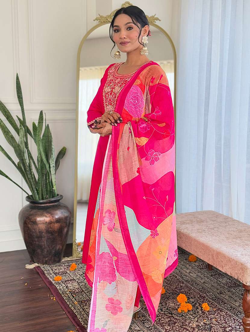 women embroidered three quarter sleeves kurta pant set with dupatta - 22579923 -  Standard Image - 2