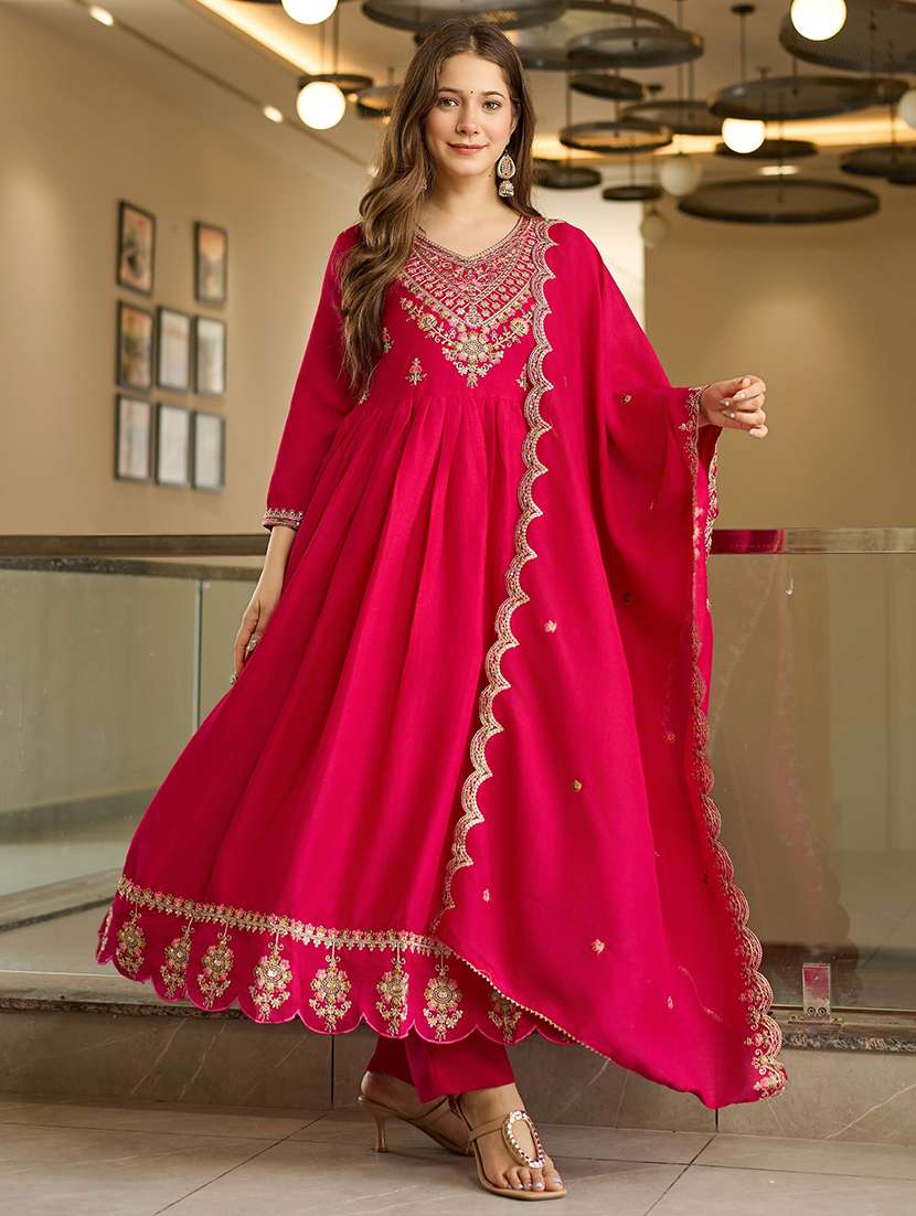 women embroidered three quarter sleeves kurta pant set with dupatta - 22579975 -  Standard Image - 2