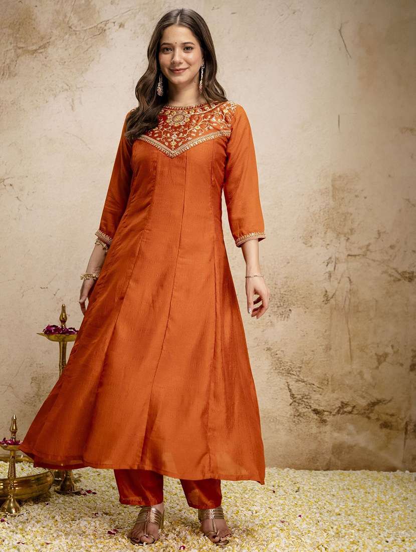 Women Embroidered Three Quarter Sleeves Kurta Pant Set With Dupatta - 22580046 -  Standard Image - 2