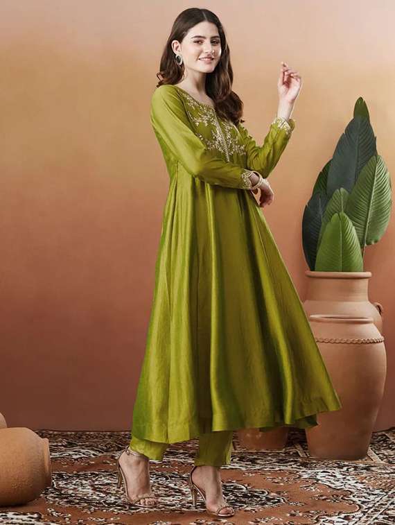 Women Embroidered Long Sleeves Kurta Pant Set With Dupatta - 22580067 -  Standard Image - 2