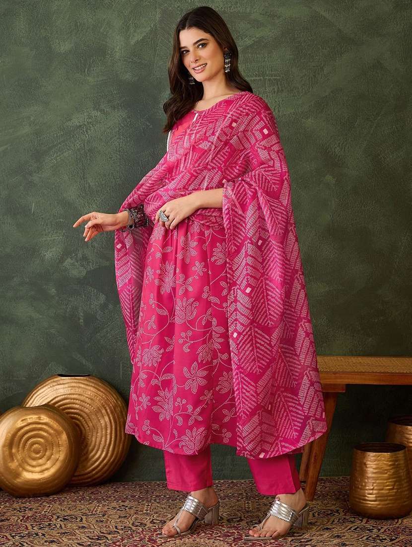 women printed three quarter sleeves kurta pant set with dupatta - 22580089 -  Standard Image - 2