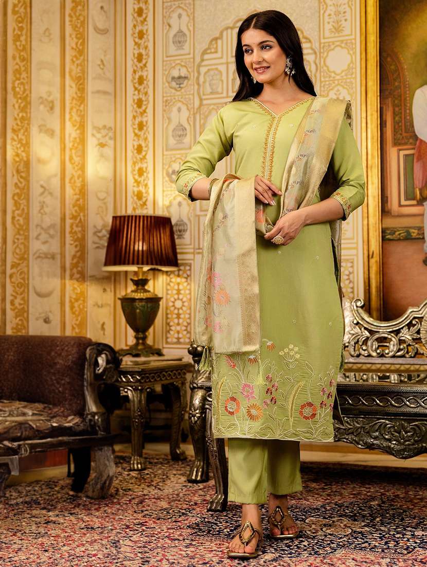 women embroidered three quarter sleeves kurta pant set with dupatta