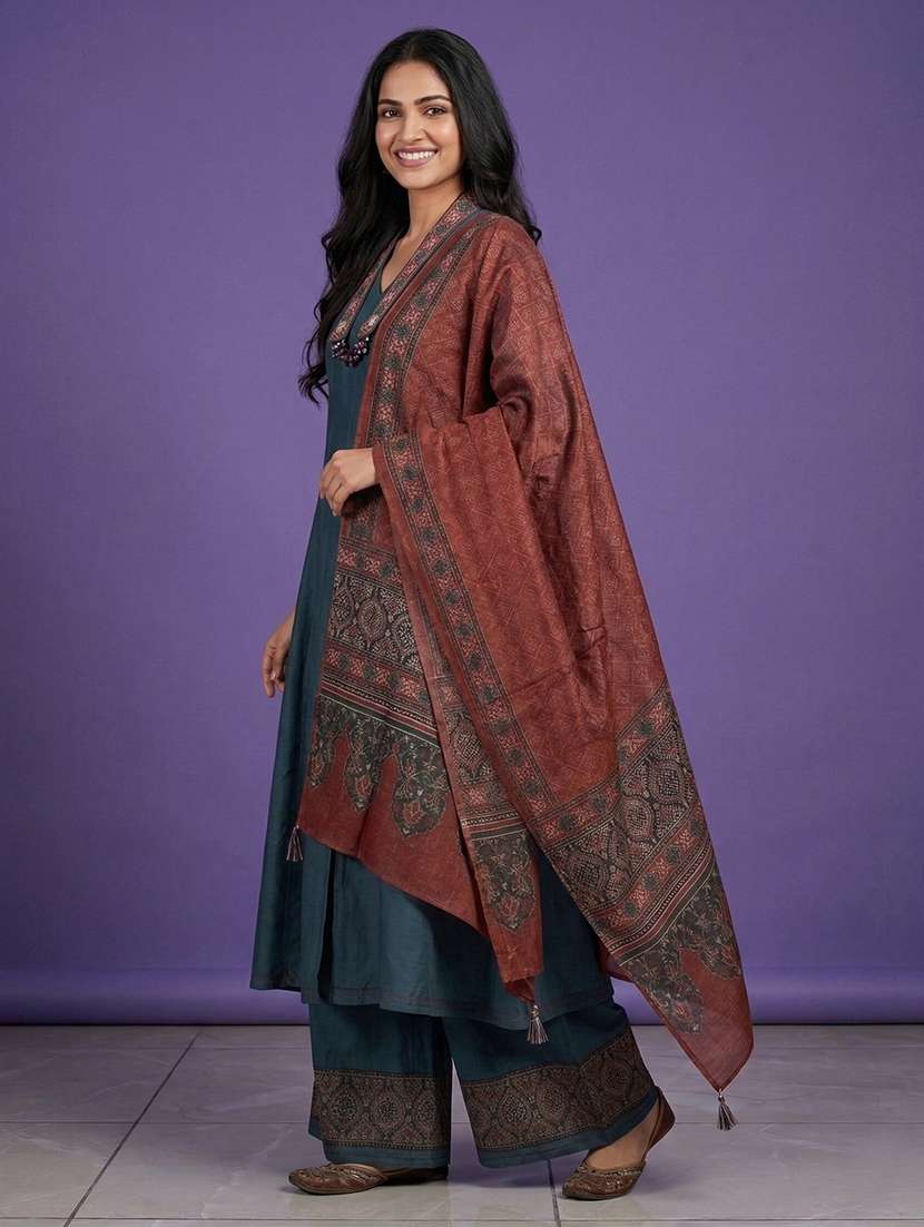 women solid three quarter sleeve kurta palazzo with dupatta set - 22580207 -  Standard Image - 2