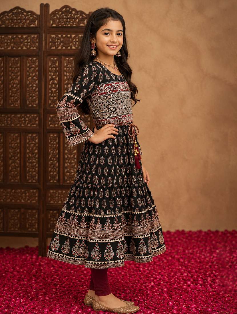 girls printed thee quarter sleeves tiered kurta - 22580663 -  Standard Image - 2