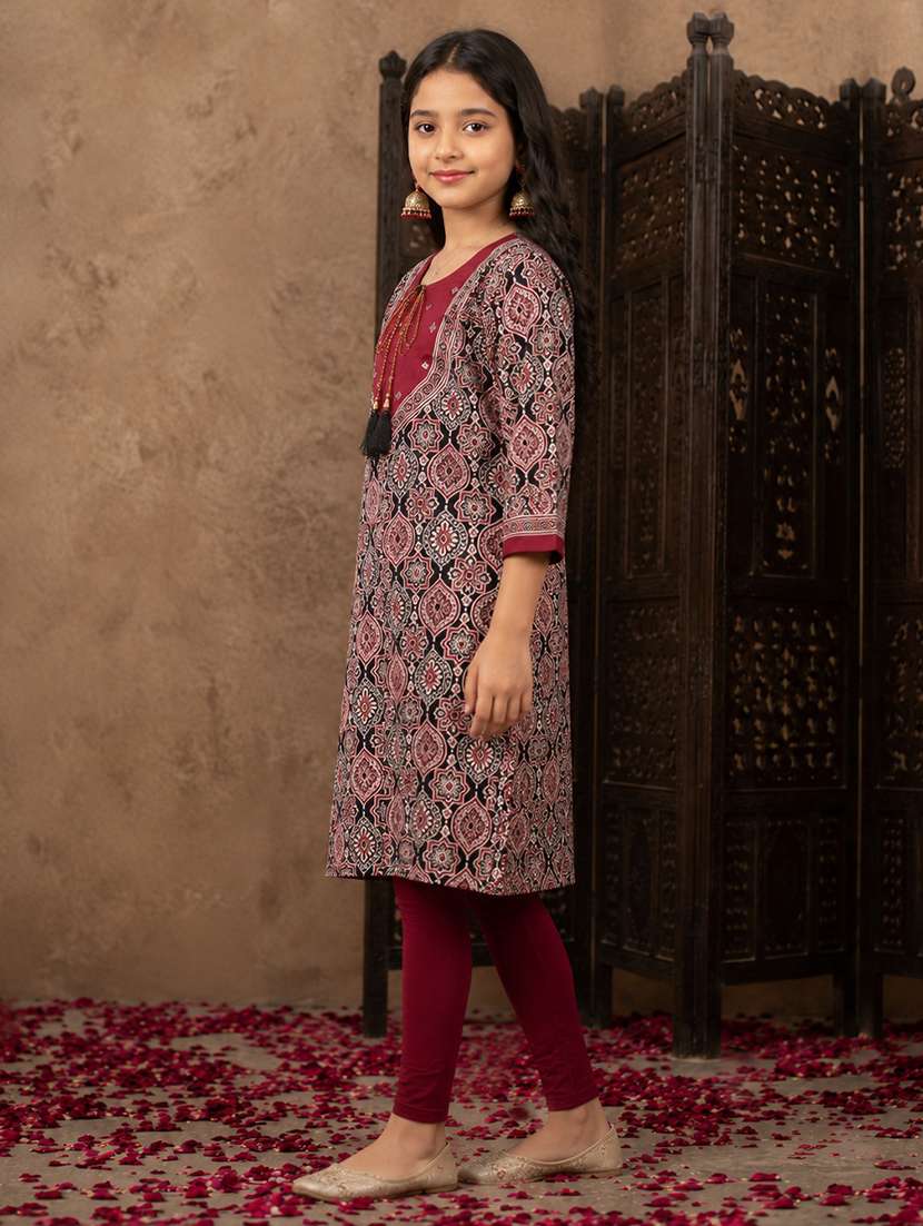 girls printed three quarter sleeves a-line kurta - 22580670 -  Standard Image - 2