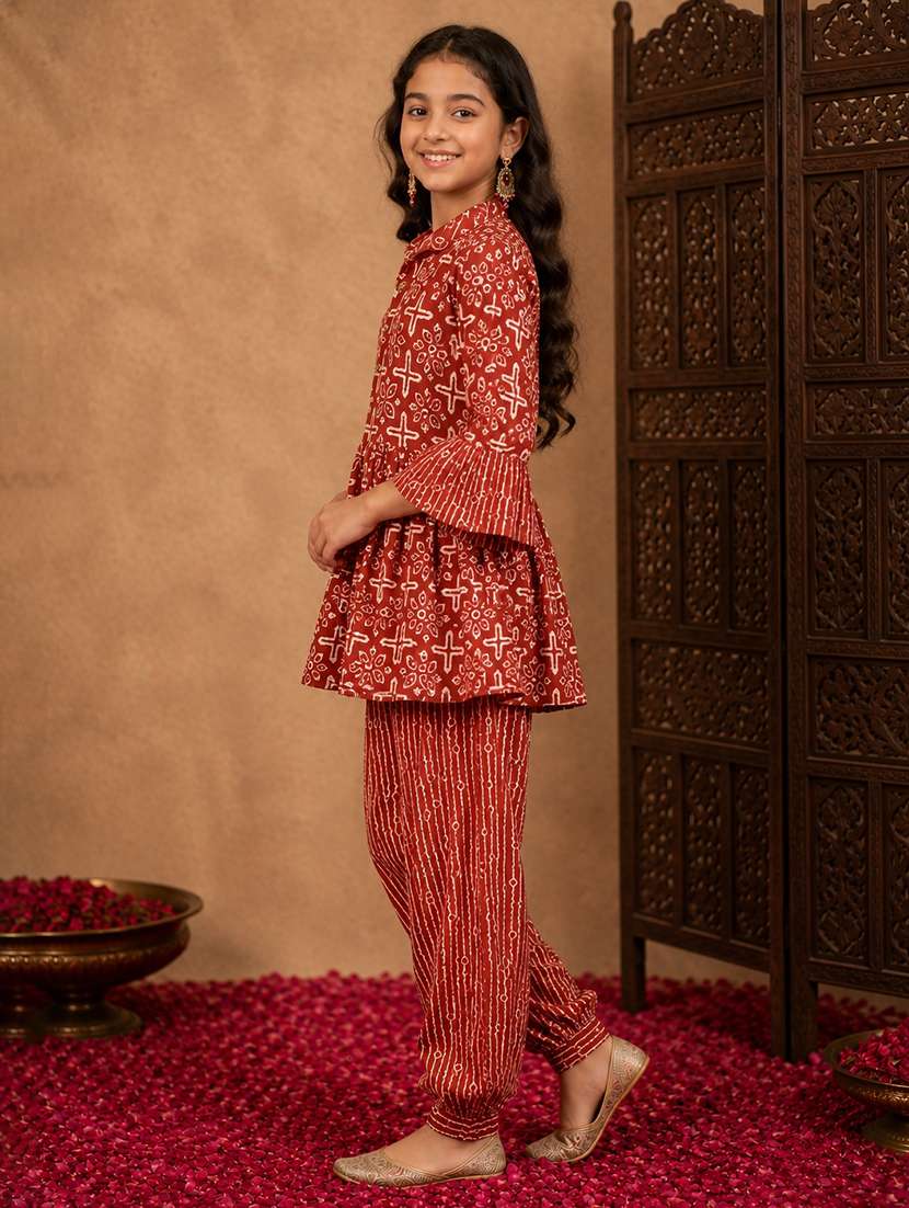 Girls Printed Three Quarter Sleeves Kurta Salwar Set - 22580672 -  Standard Image - 2