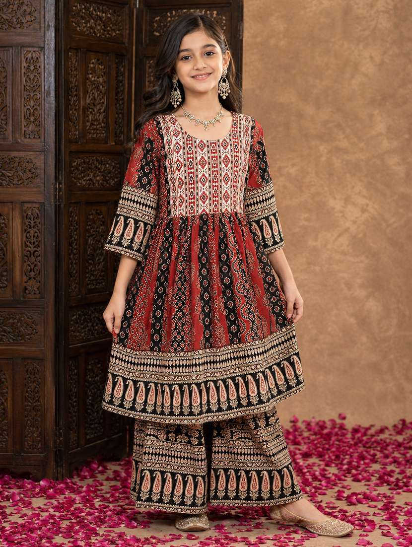 girls printed three quarter sleeves kurta palazzo set