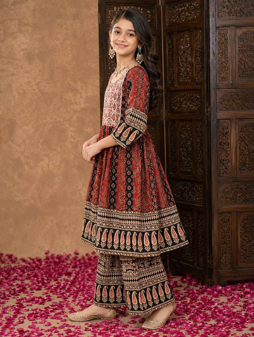 Girls Printed Three Quarter Sleeves Kurta Palazzo Set - 22580676 -  Standard Image - 2