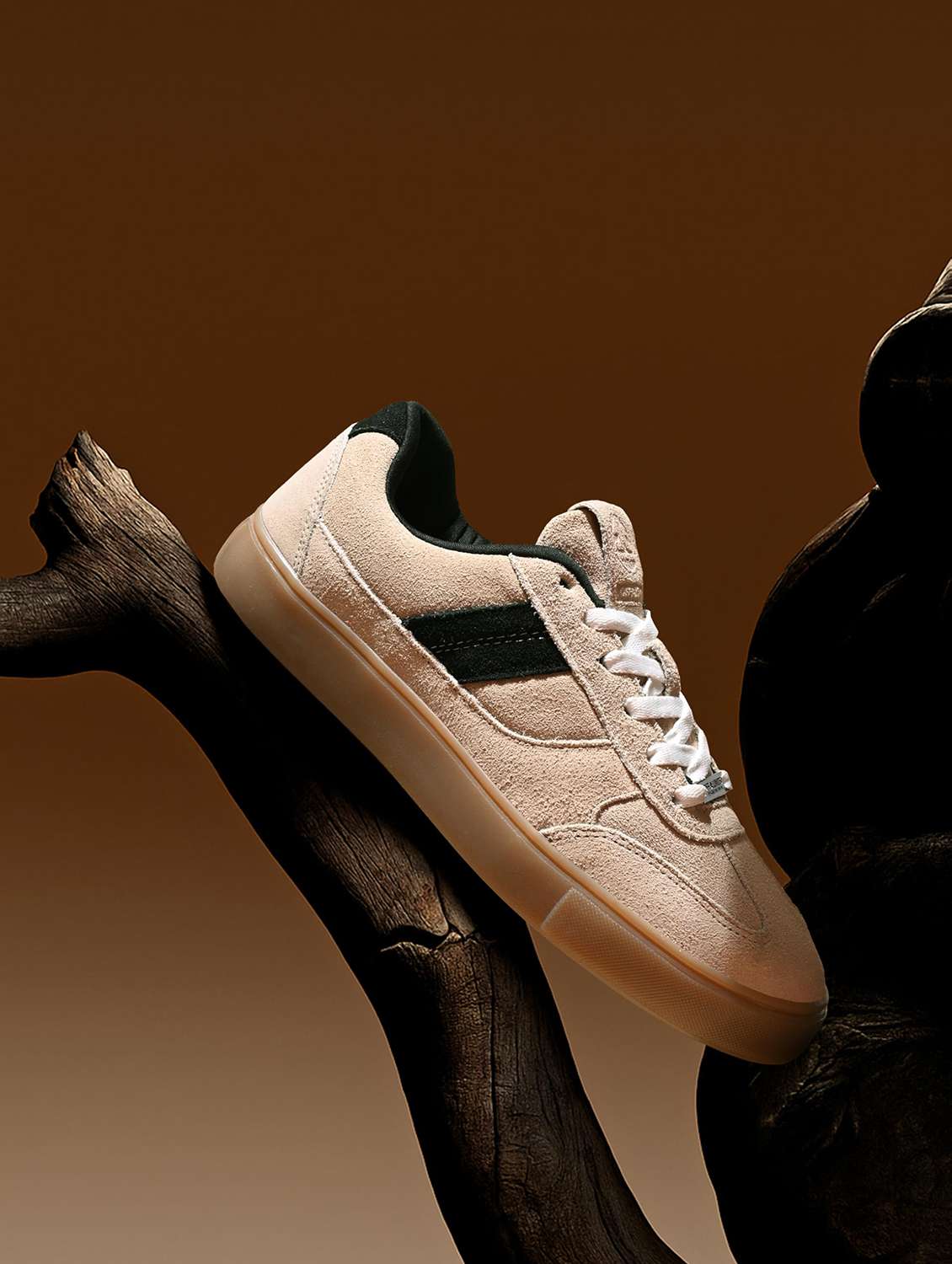 women solid lace up sneakers