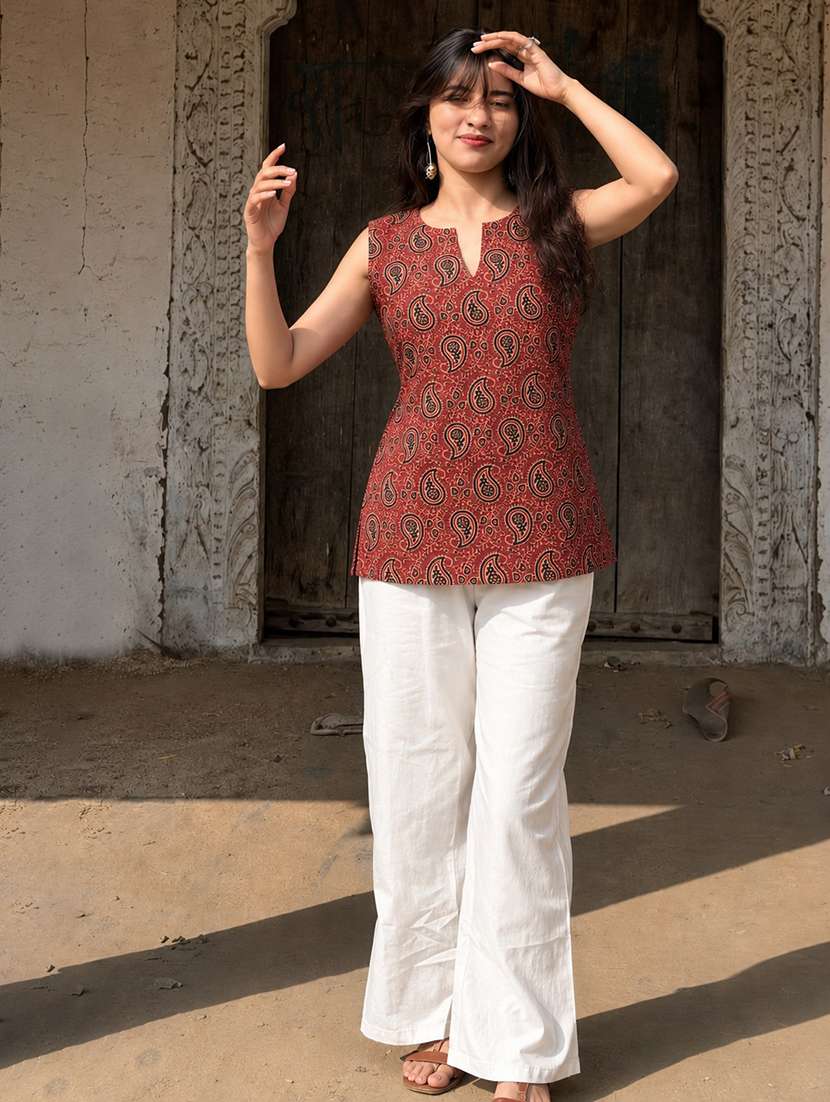 Women Printed Sleeveless Straight Kurti - 22581761 -  Standard Image - 2