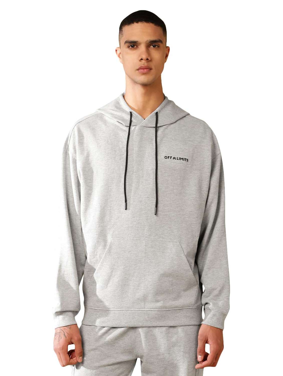 men placement printed long sleeves hooded sweatshirt