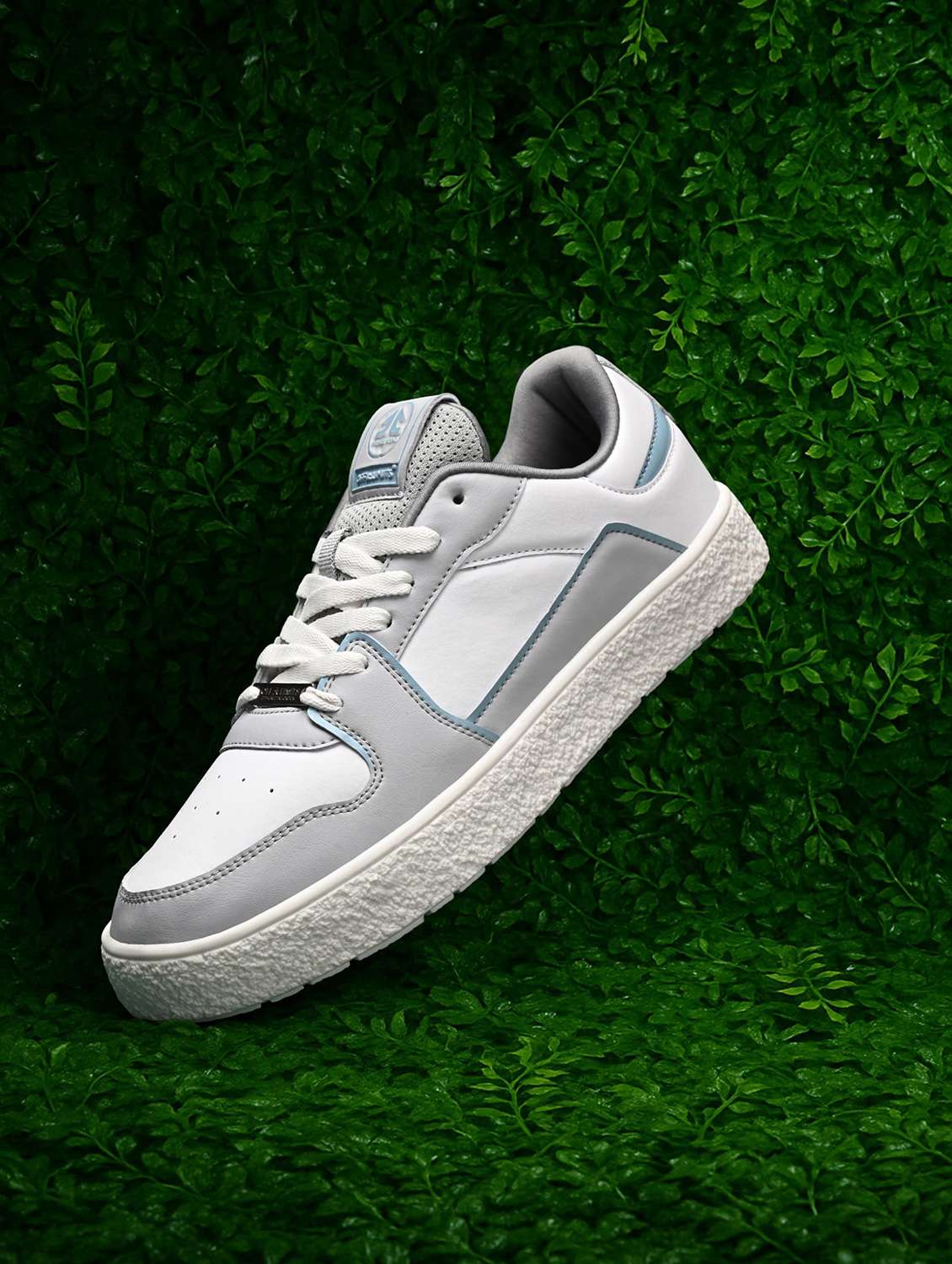 men colourblocked lace up sneaker