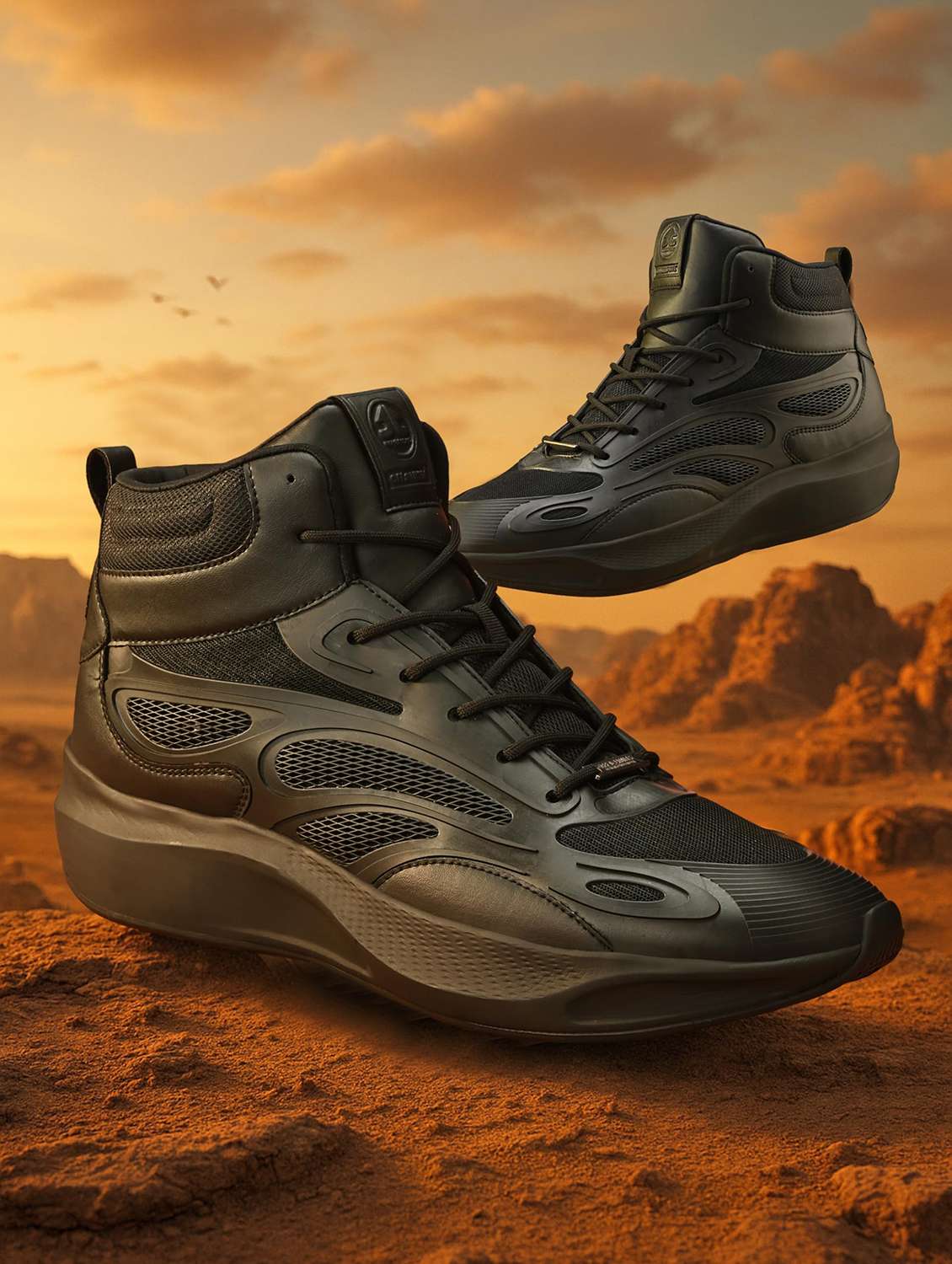 men textured lace up sports shoes