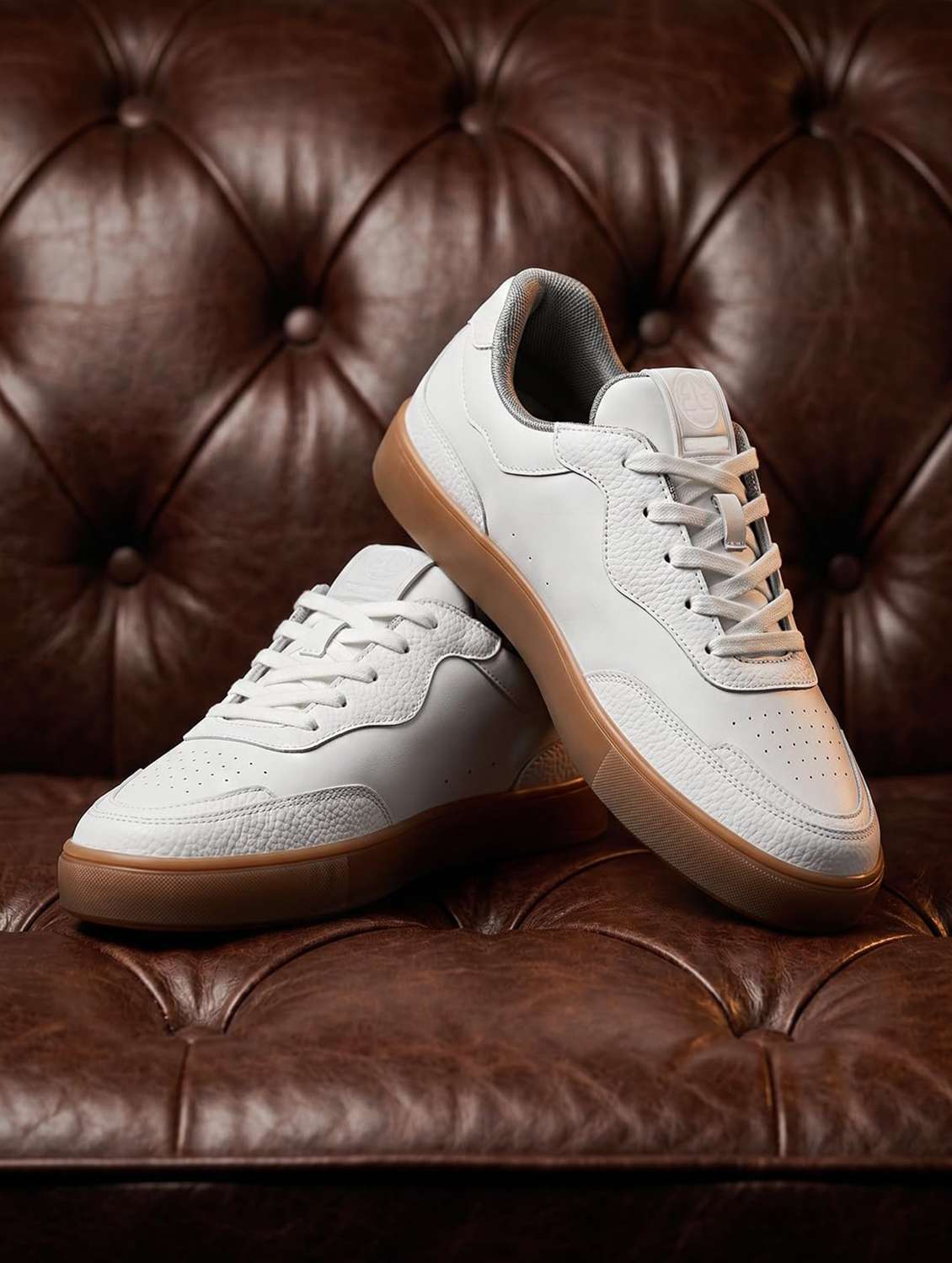 men solid lace up sneaker