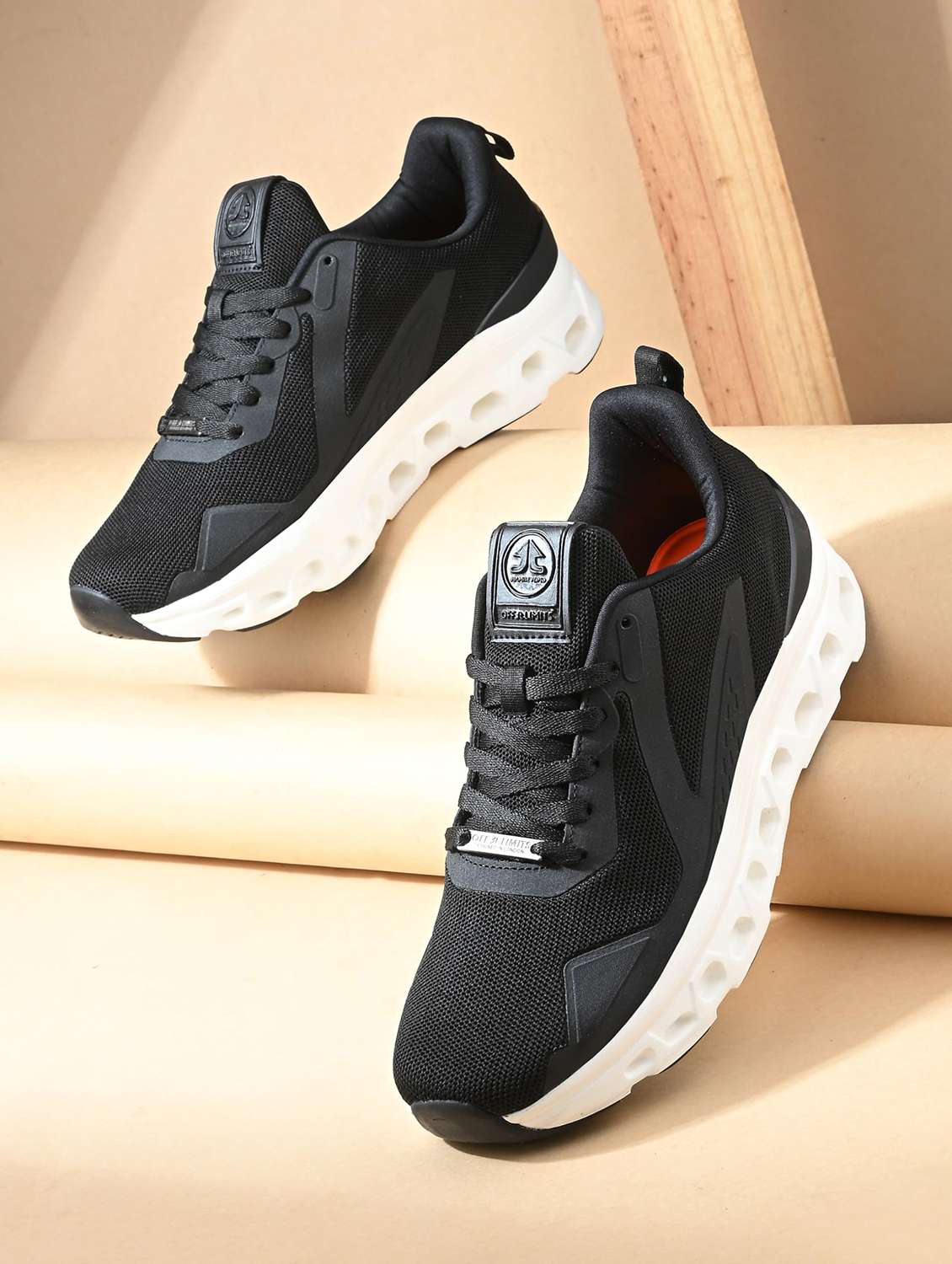 men textured lace up sports shoes