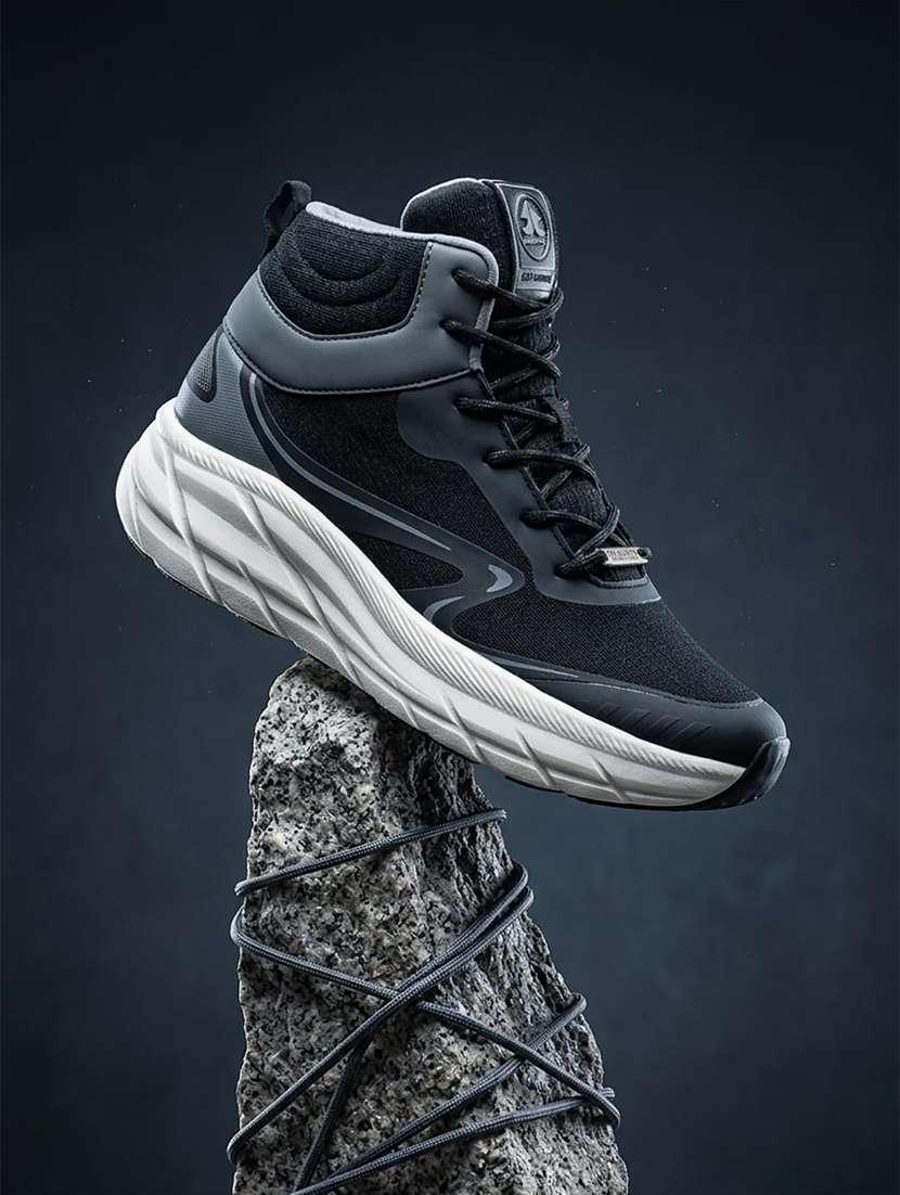 men textured lace up sports shoes