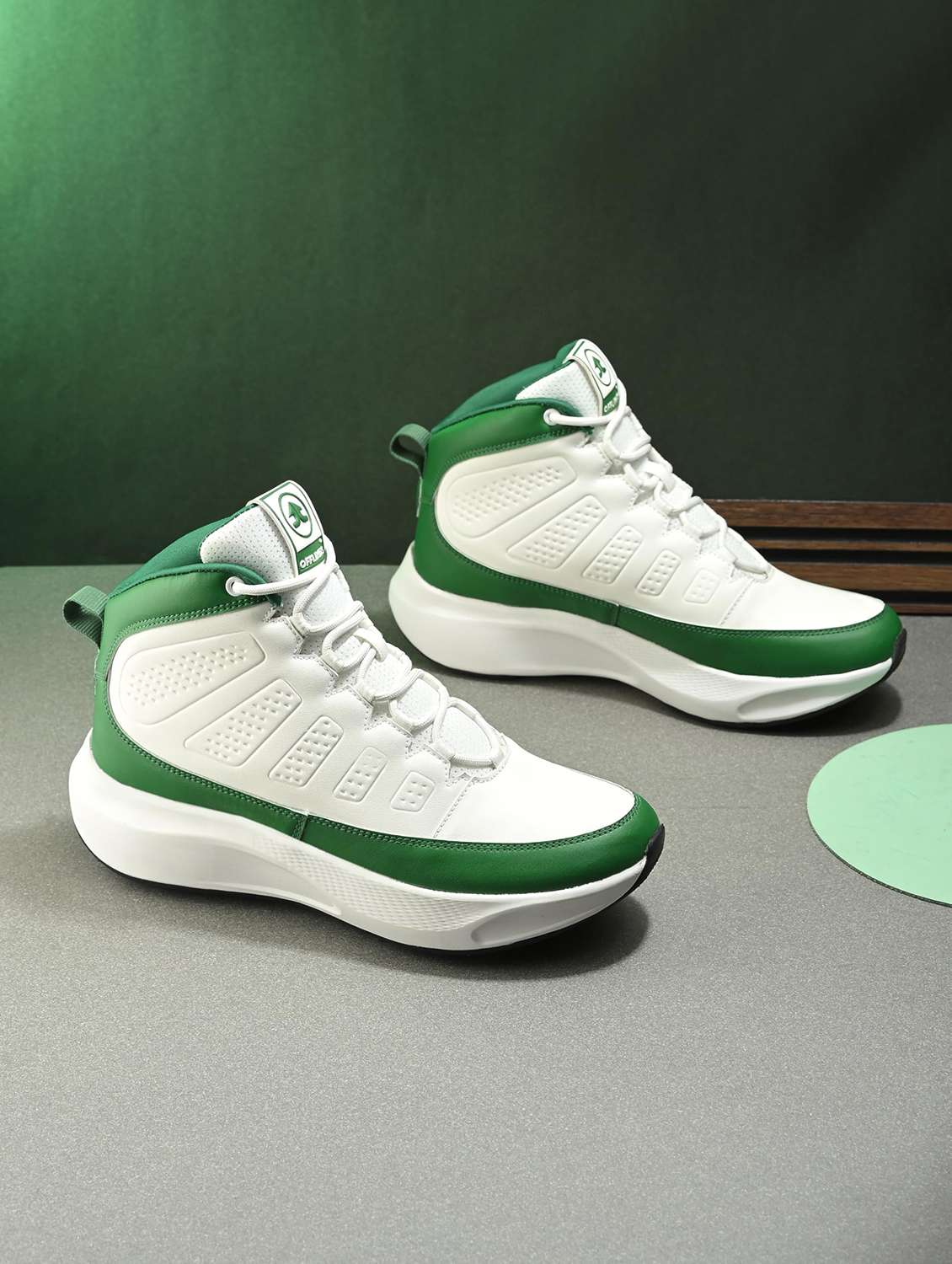 men colourblocked lace up sports shoes