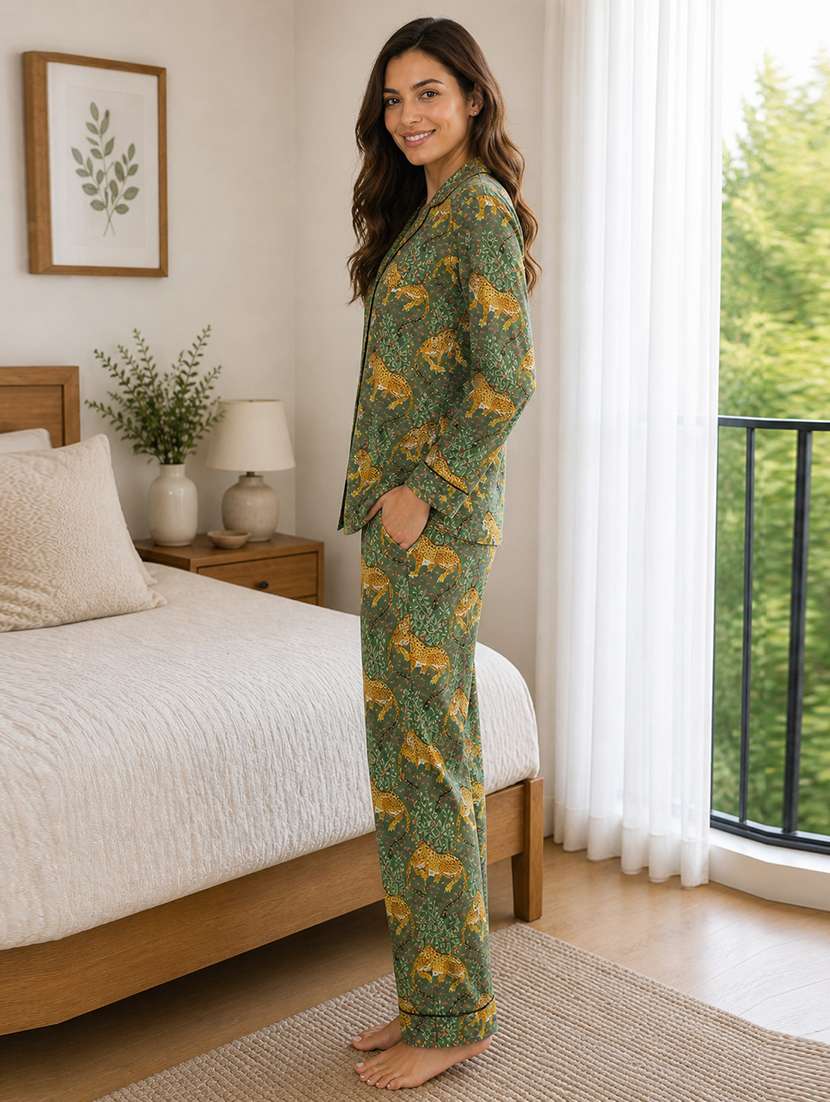 women printed long sleeves pyjama set - 22582517 -  Standard Image - 2