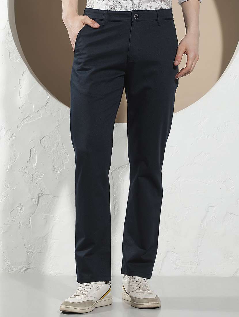 men solid mid rise chinos casual trouser