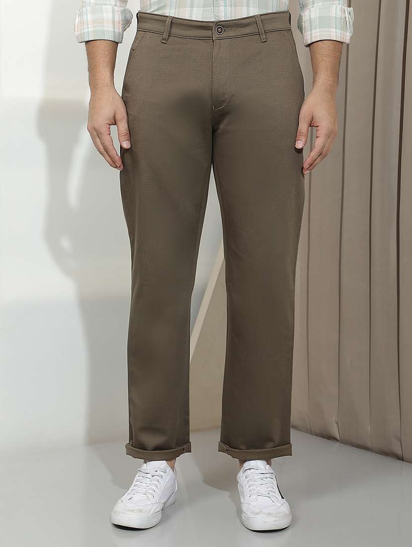 men solid mid rise chinos casual trouser