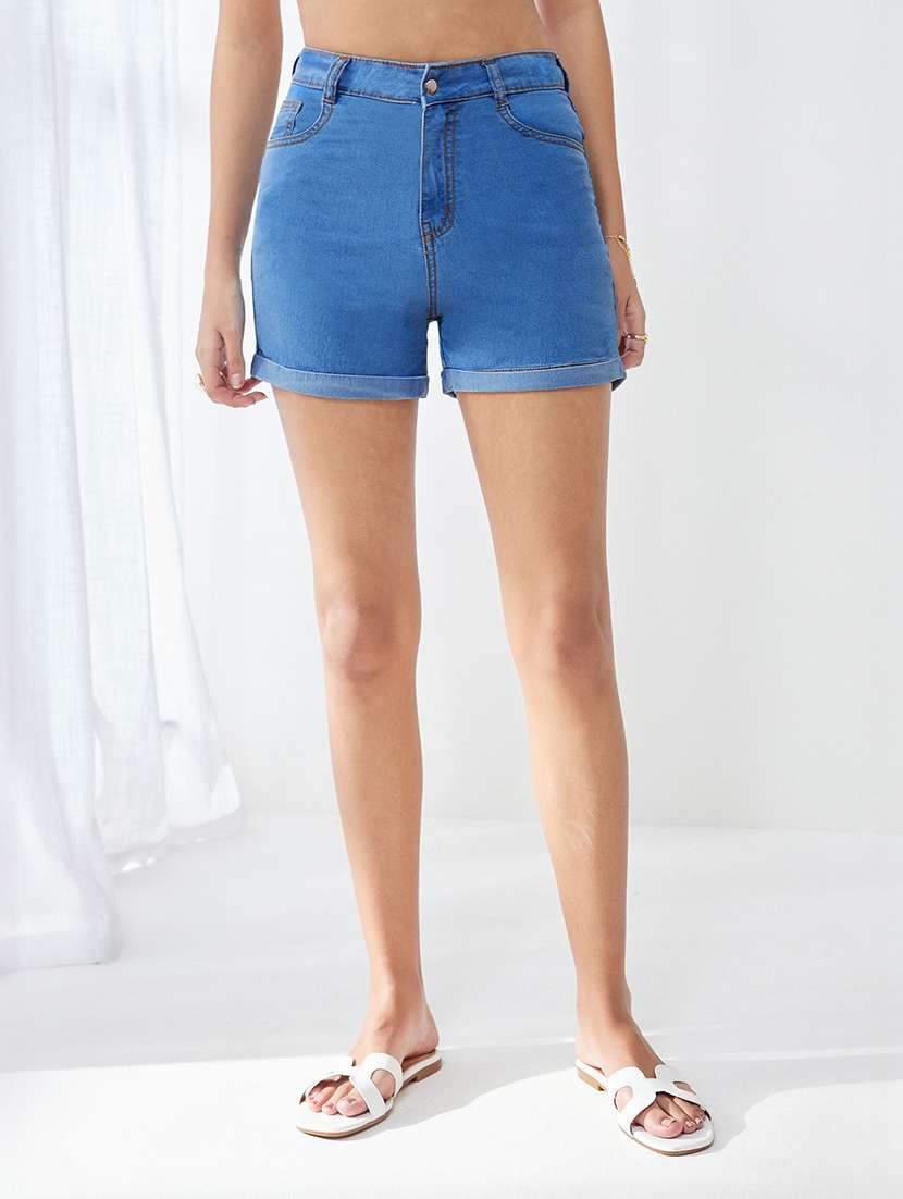 women solid mid rise denim shorts