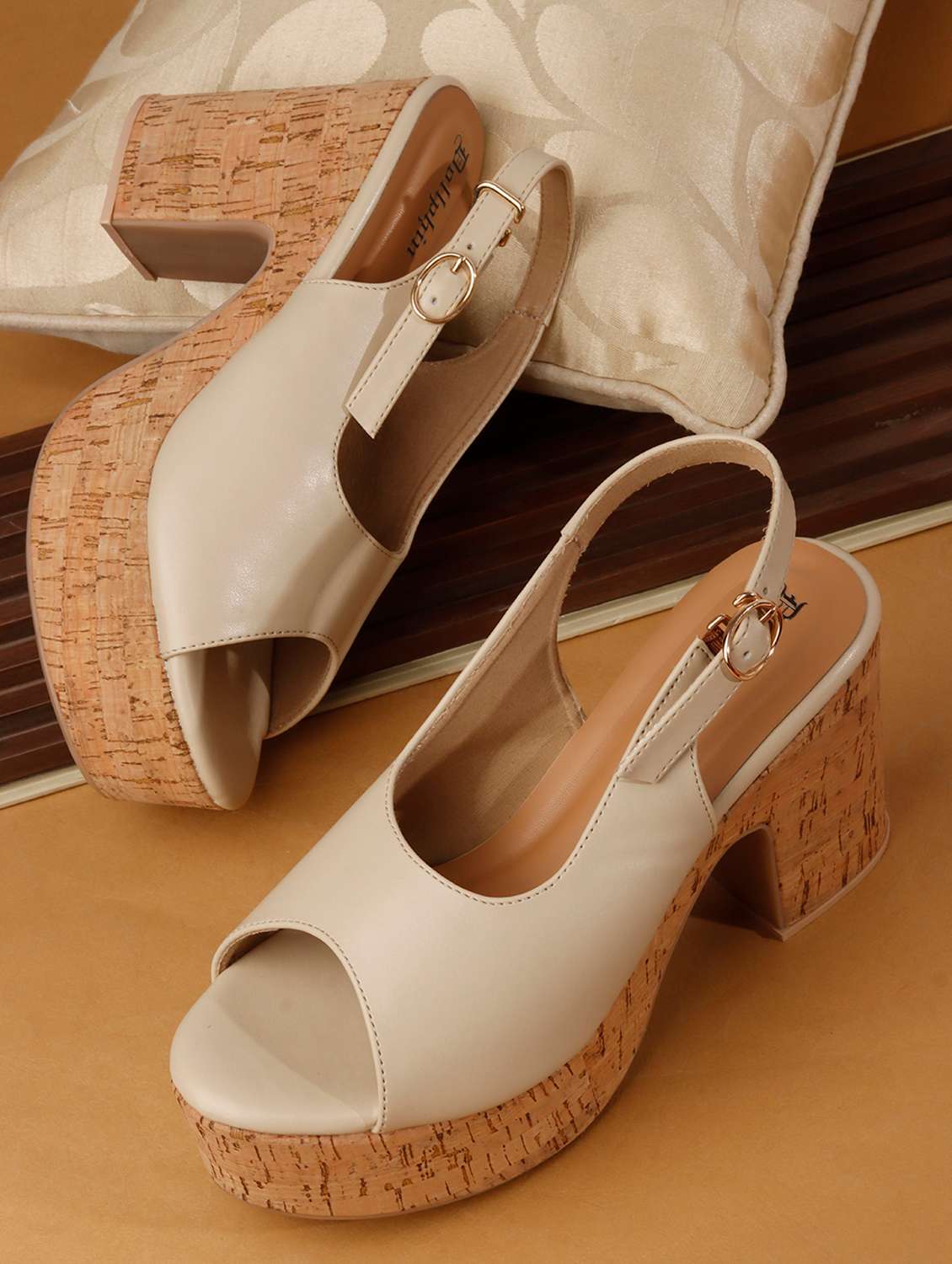women solid back strap sandal