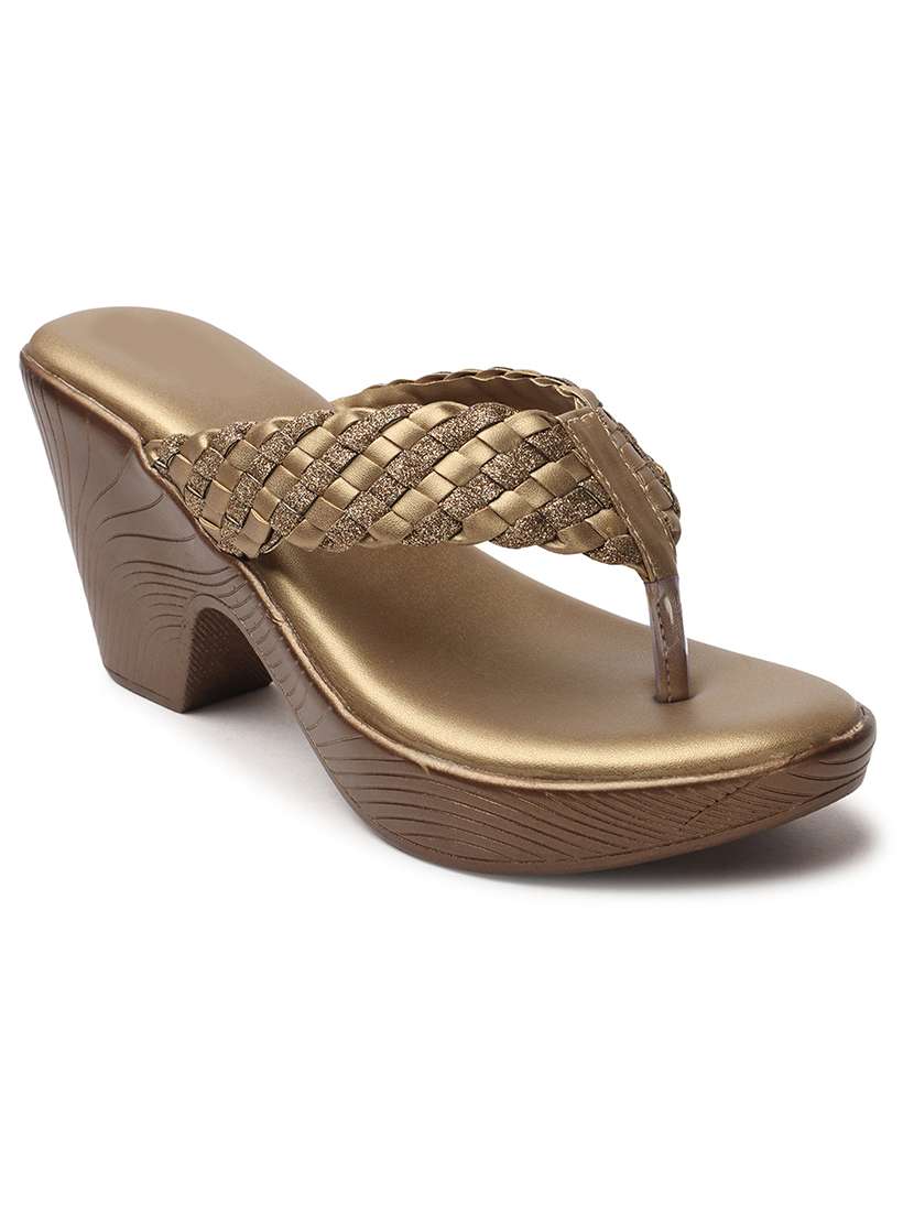 women textured toe separator sandal