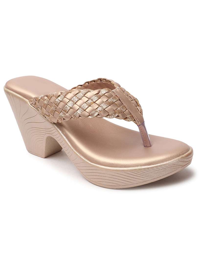 women textured toe separator sandal