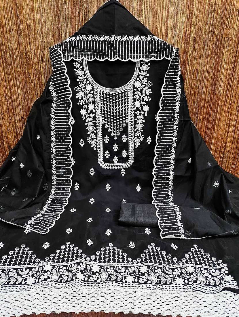 women solid with work embroidered saree - 22588346 -  Standard Image - 2