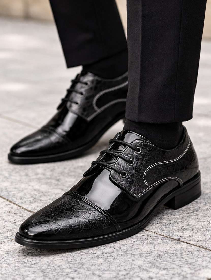 men black lace-up derby